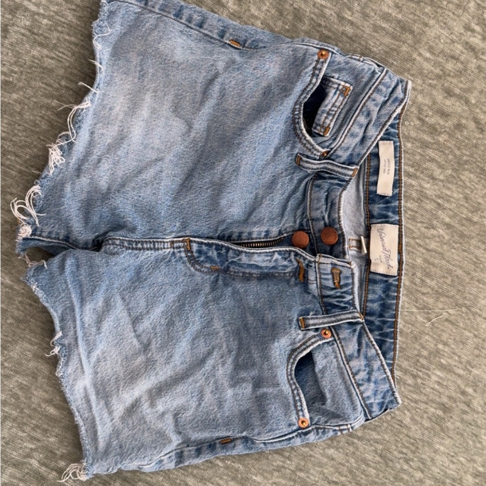 Universal Thread Shorts